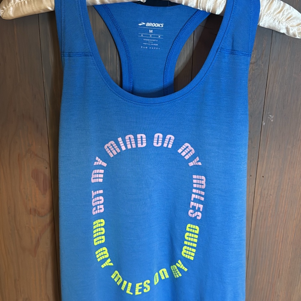 Brooks Distance Graphic Tank “Run Happy” Blue Women’s Medium